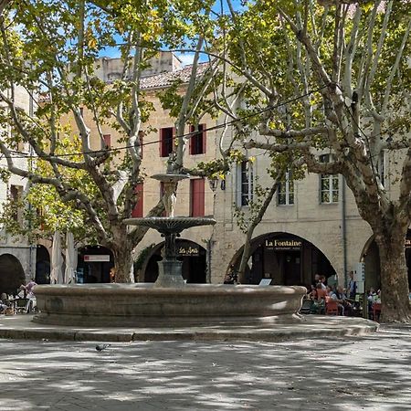 Une chambre à Uzès Extérieur photo