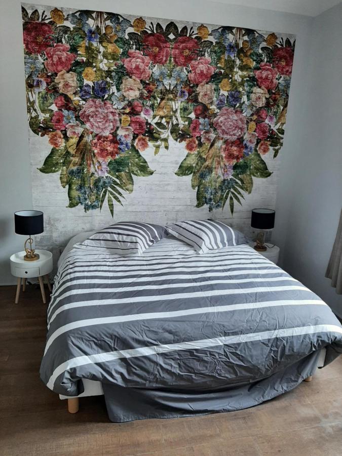 Une chambre à Uzès Extérieur photo