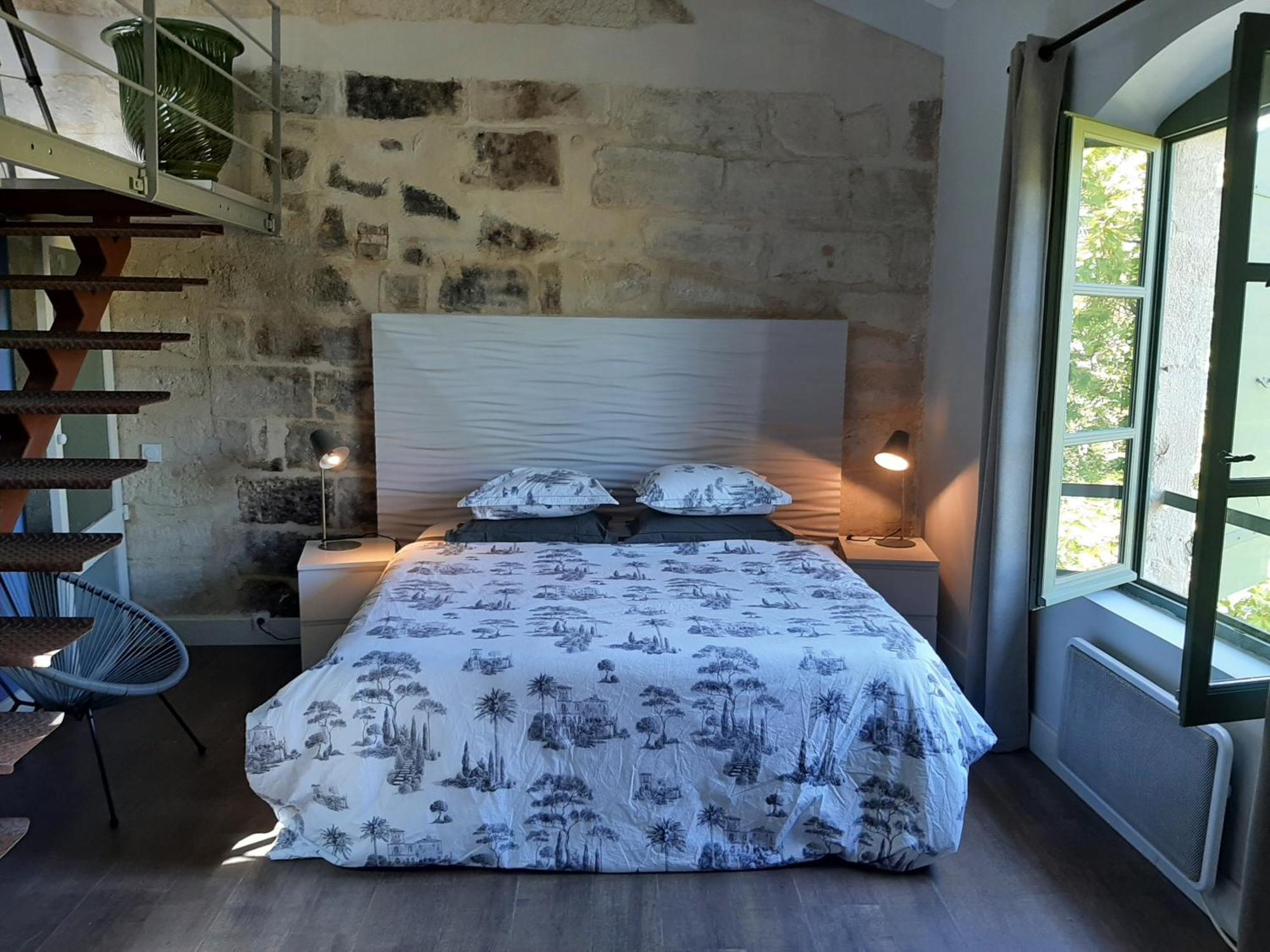 Une chambre à Uzès Extérieur photo