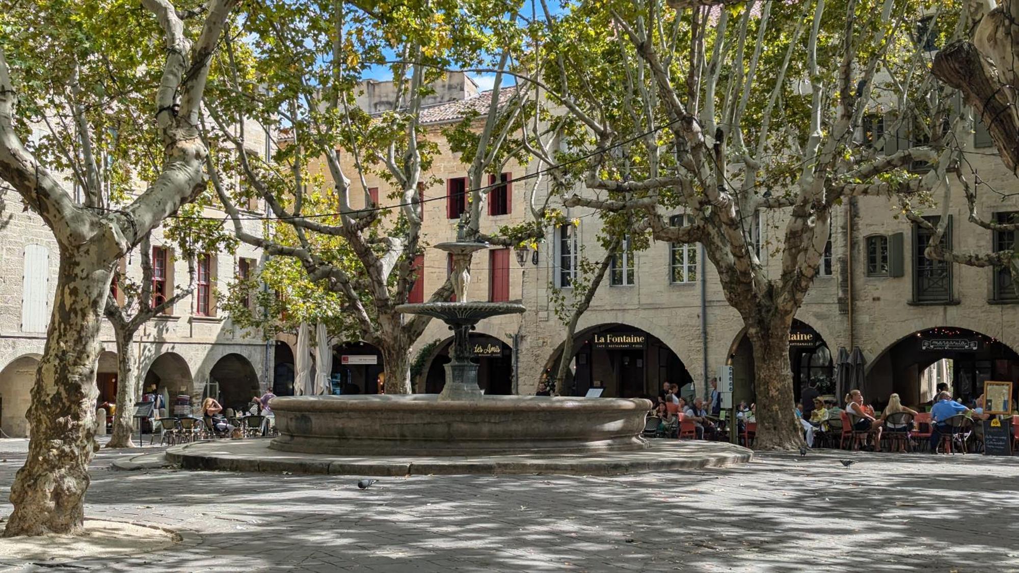 Une chambre à Uzès Extérieur photo